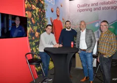 Maarten en Jaap van Dijk met Frank Nauta en Jacco Smid van VDH Products